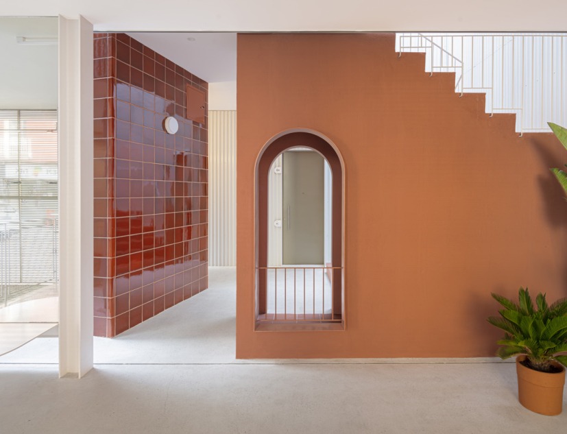 Churruca, Edificio Plurifamiliar Entre Medianeras por BE Studio. Fotografía por Adrià Goula