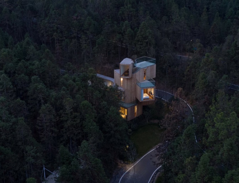 Overview. The Qiyun Mountain Tree House by Bengo Studio. Photograph © Chen Hao