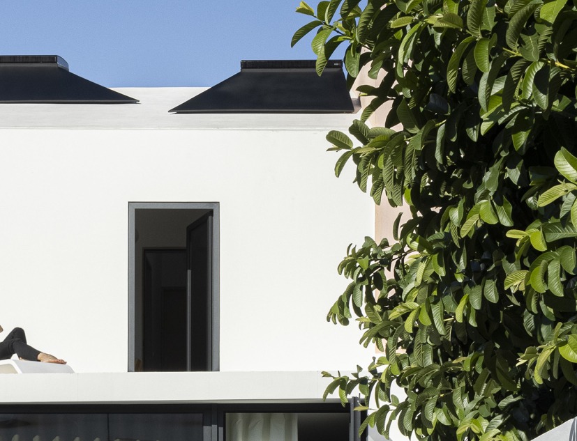 Windmill house by BOX arquitectos. Photograph by Ivo Tavares Studio