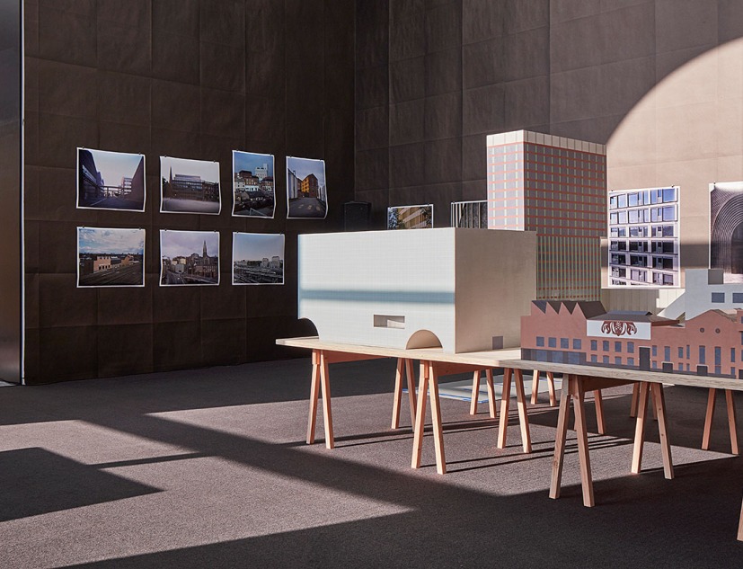 Fotografía por Tom Harris. Cortesía de la Bienal de Arquitectura de Chicago