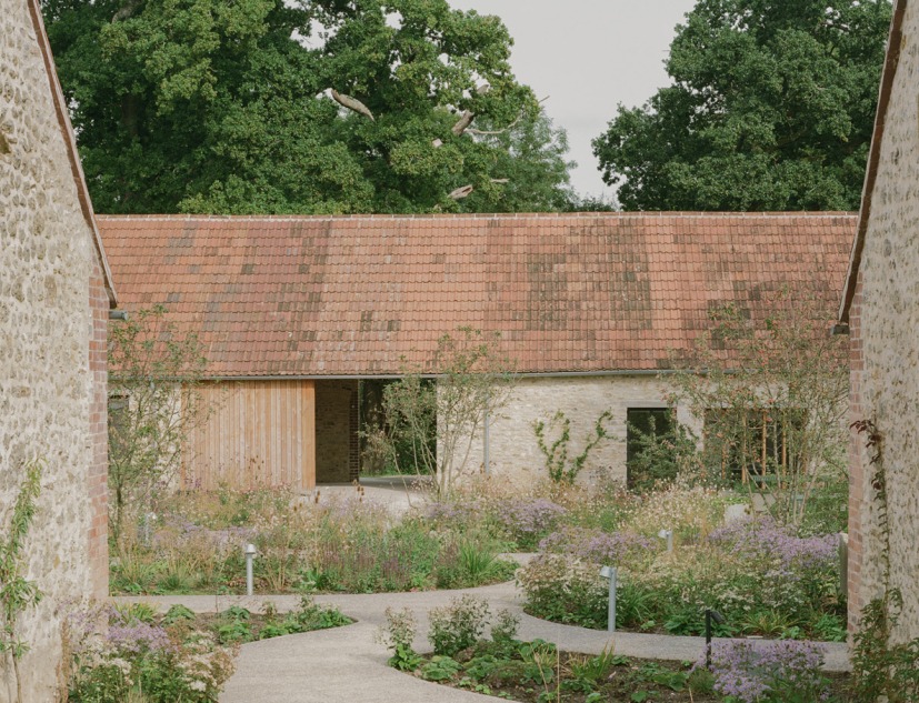 Wraxall Yard por Clementine Blakemore Architects. Fotografía por Lorenzo Zandri Wraxall Yard por Clementine Blakemore Architects. Fotografía por Lorenzo Zandri