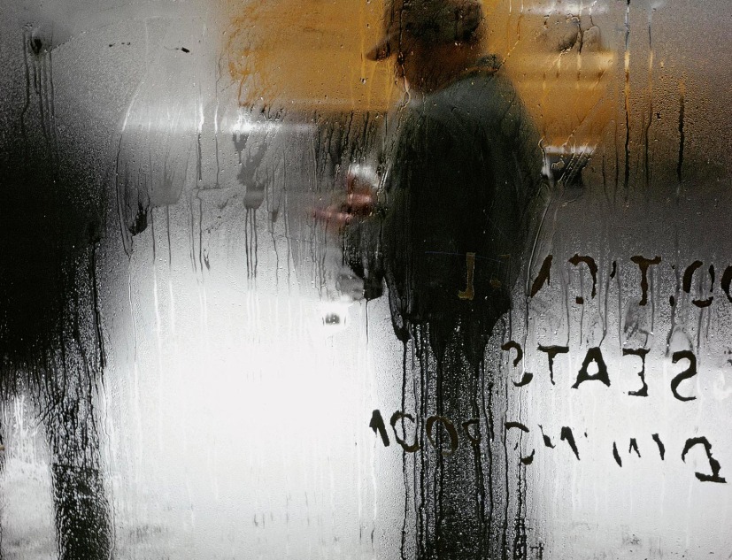 Saul Leiter, Snow, 1960. Fotografía © Fundación Saul Leiter, Cortesía de la galería FIFTY ONE