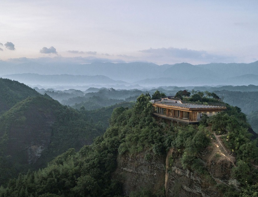 Eagle Rock Cliffs hotel by Duoxiangjie Architectural Design. Image courtesy of Duoxiangjie Architectural Design. Photograph by Jin Weiqi