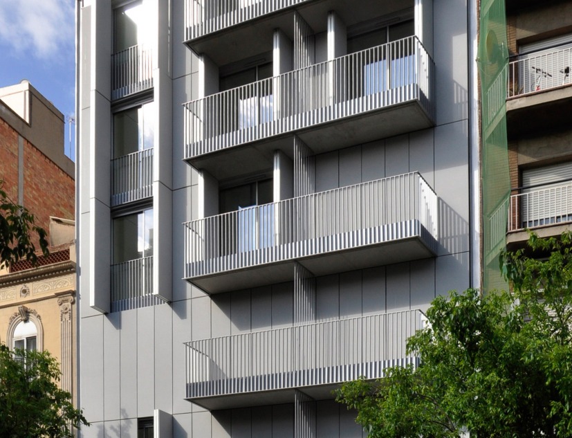 Outside view. Arizala's building by AVA Studio scp. Photograph © Cristian Naudín. Courtesy of AVA Studio scp