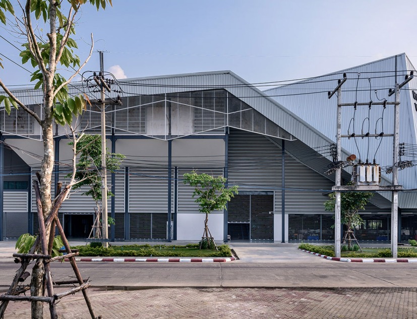 RMUTI Engineering Workshop by THstudio Architects. Photograph courtesy of THstudio Architects