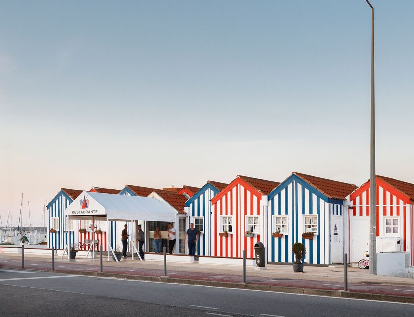 Restaurante Club de Vela de Costa Nova por Ferreira Arquitectos. Fotografía por Ivo Tavares Studio