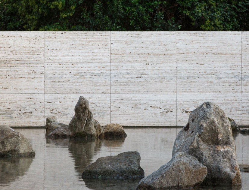 Fundació Mies van der Rohe presents the Art Intervention Fifteen stones (Ryōan-ji) by Spencer Finch. Photograph by Anna Mas