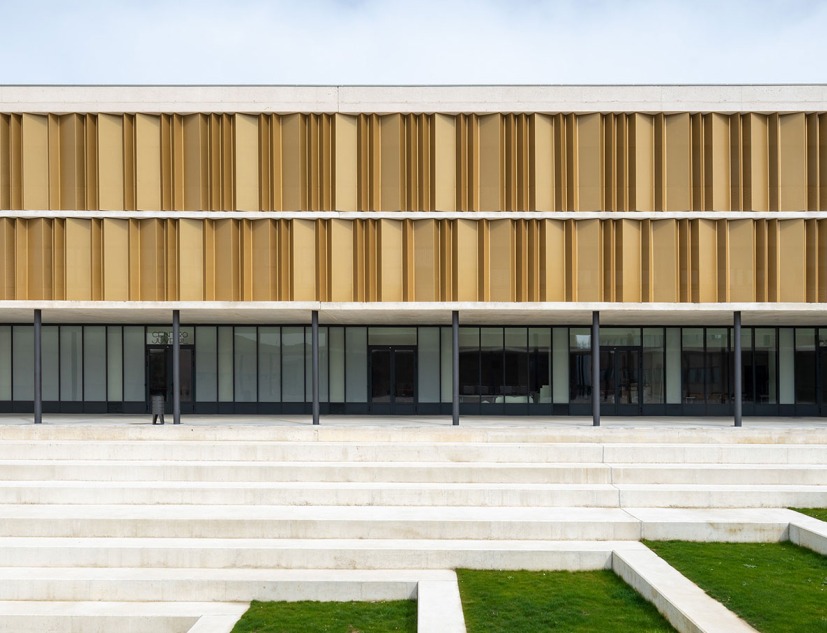 Instituto Politécnico Salesianos Pamplona por Garmendia Cordero Arquitectos + TCGA Arquitectos. Fotografía por Pedro Pegenaute