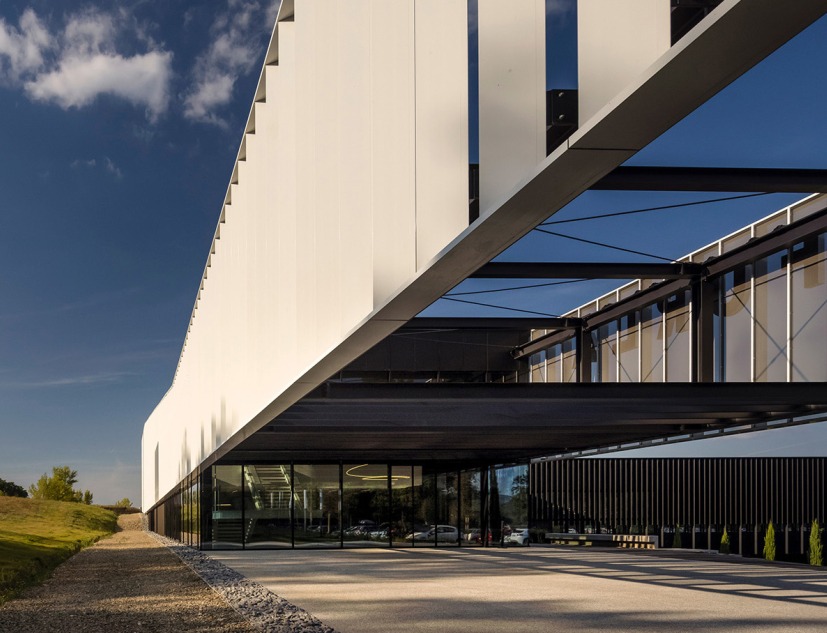 Furla Headquarters by GEZA Architettura. Photograph by Fernando Guerra