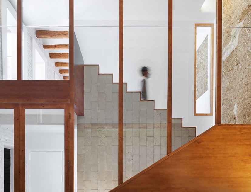 Reforma de la casa Cal Jordy & Anna por Hiha Studio por Hiha Studio. Fotografía por Pol Viladoms
