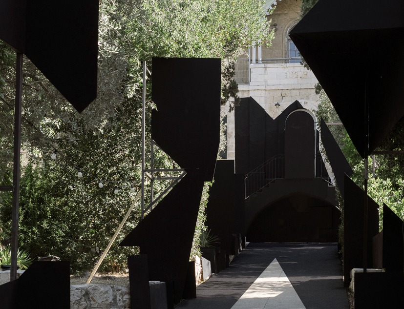«Blackout protocol» por HQ Architects. Fotografía por Dor Kedmi