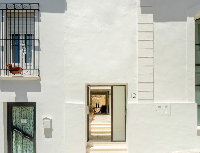 Housing in a Bodega de Jerez by Iniesta Nowell Arquitectos. Photograph by Rafael Iniesta Nowell