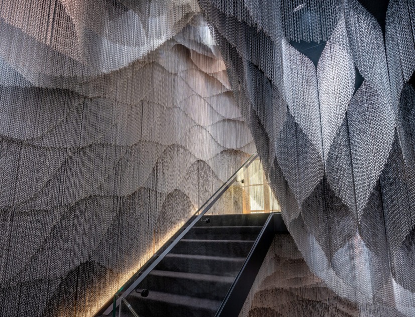 Intervention on the final staircase of Casa Batlló by Kengo Kuma. Image courtesy of Casa Batlló.