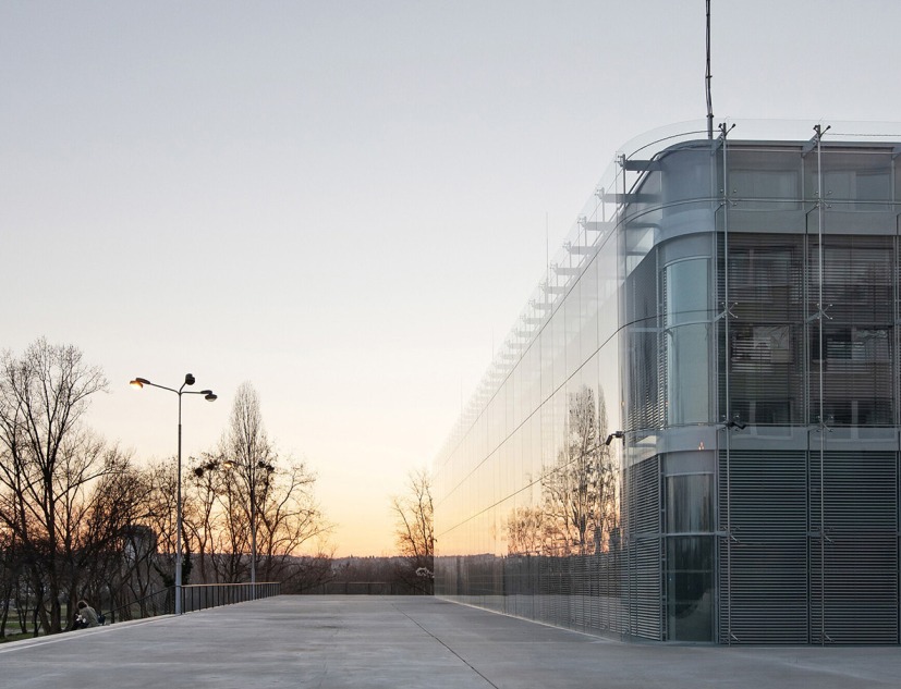 Nueva Sede de la Facultad de Humanidades, Universidad Charles por Kuba & Pilař architekti. Fotografía de David Korsa 