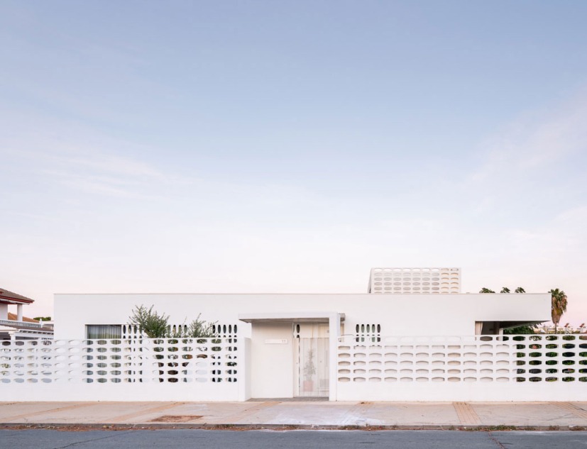Patio house by Baum Arquitectura. Photograph by Javier Orive