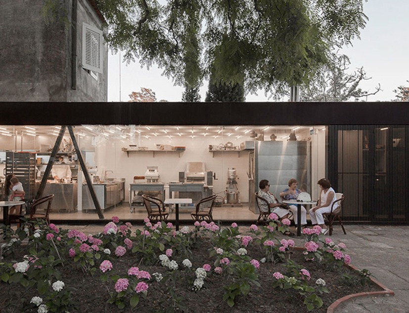 Vista exterior. Panadería La Linda en Carrasco por Pedro Livni Architect. Fotografía © Pablo Casals Aguirre