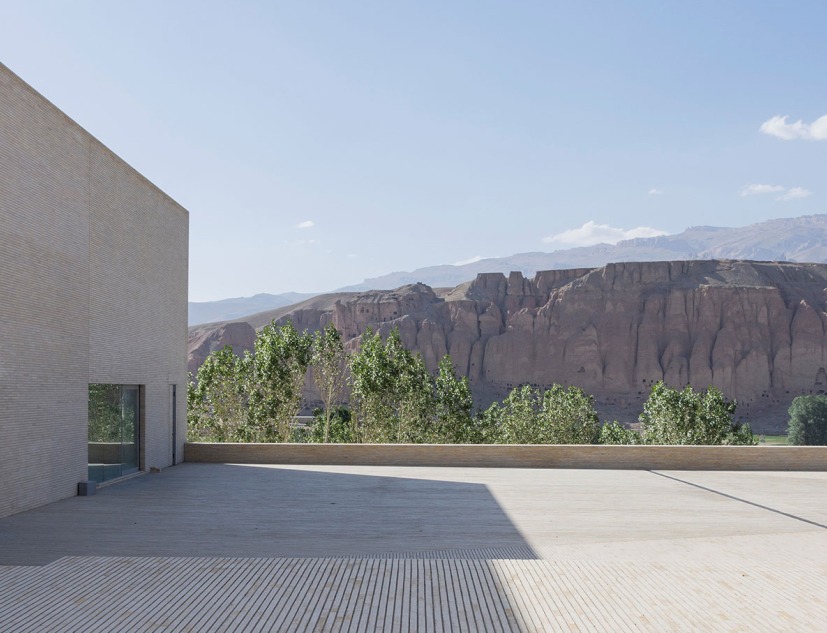 Centro Cultural Bamyan por M2R Arquitectos. Fotografía por Amin Asifi
