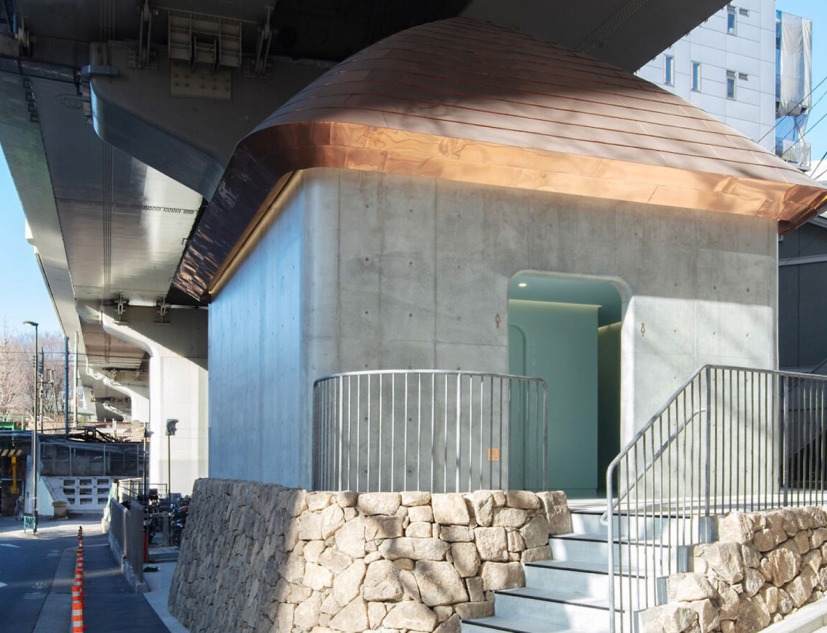 Toilet by Marc Newson. Photograph by Satoshi Nagare, courtesy of the Nippon Foundation