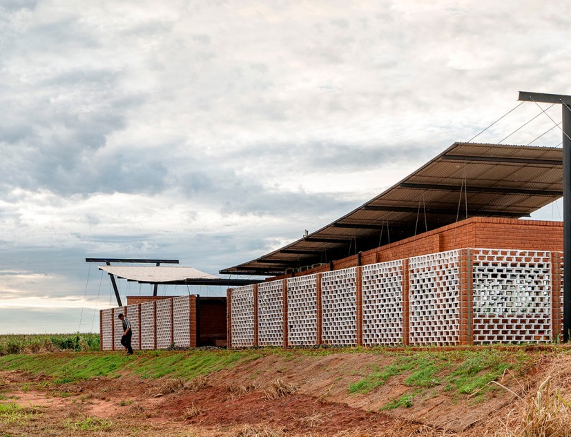 Nordeste Curuguaty Offices by Mínimo Común Arquitectura. Photograph by Daniel Ojeda 