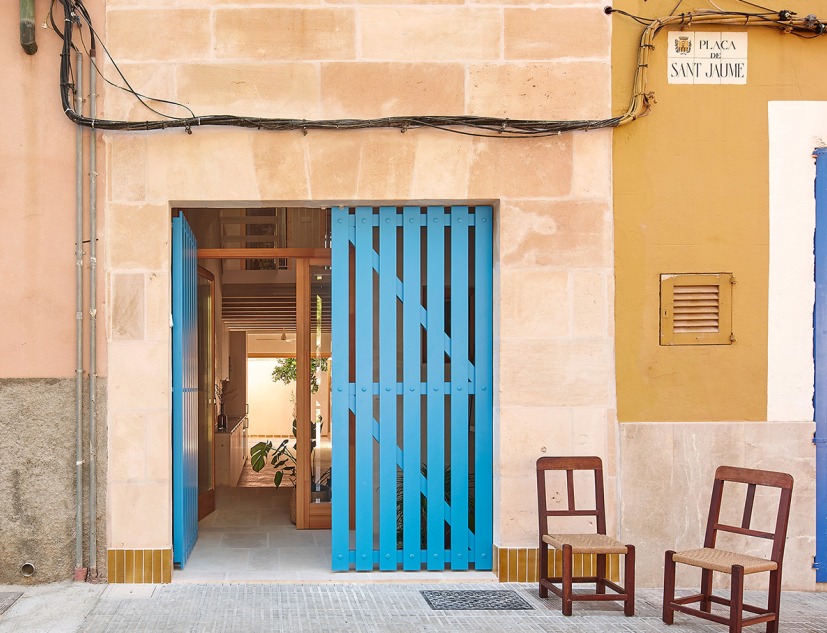 Housing in Portocolom by Missió 21 Arquitectes. Photograph by José Hevia