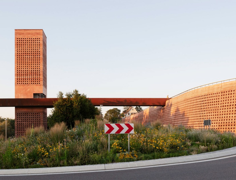 Área en Kronenrain por MONO Architects. Fotografía por Gregor Schmidt
