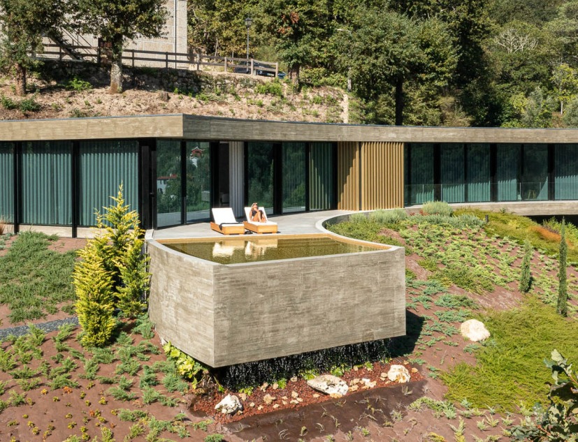Casa de Bouro por Mutant Arquitectura & Design. Fotografía por Ivo Tavares Studio