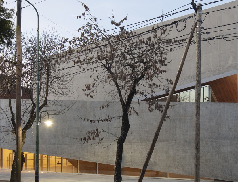«The Brightman Hall» por MZM arquitectos. Fotografía por Gustavo Sosa Pinilla