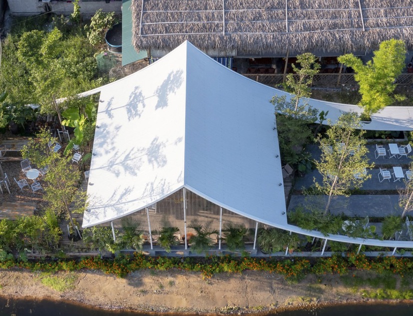 Café Ká por Nguyen Khac Phuoc Architects. Fotografía por Triệu Chiến