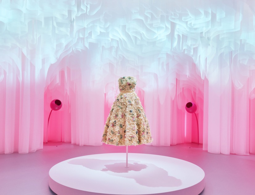 Miss Dior: Stories of a Miss, por OMA. Fotografía por Daici Ano. Imagen cortesía de Dior