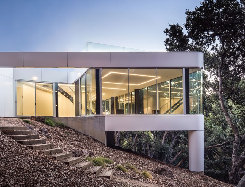 Sunset view. Pam & Paul's House in Cupertino by Craig Steely Architecture. Photograph © Darren Bradley