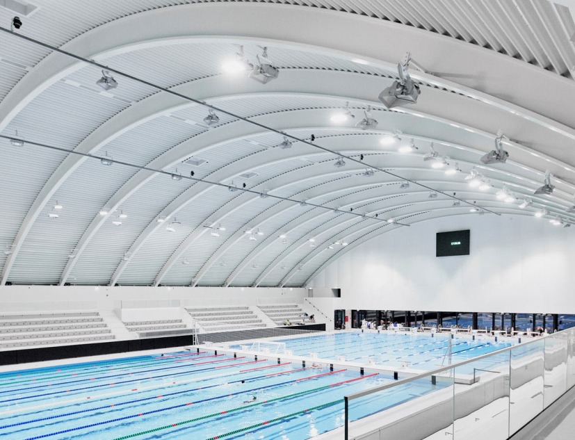 Piscina pública en Budapest por Plant-Atelier Péterkis Kft y Tecton Kft. Fotografía por Zsolt Batár