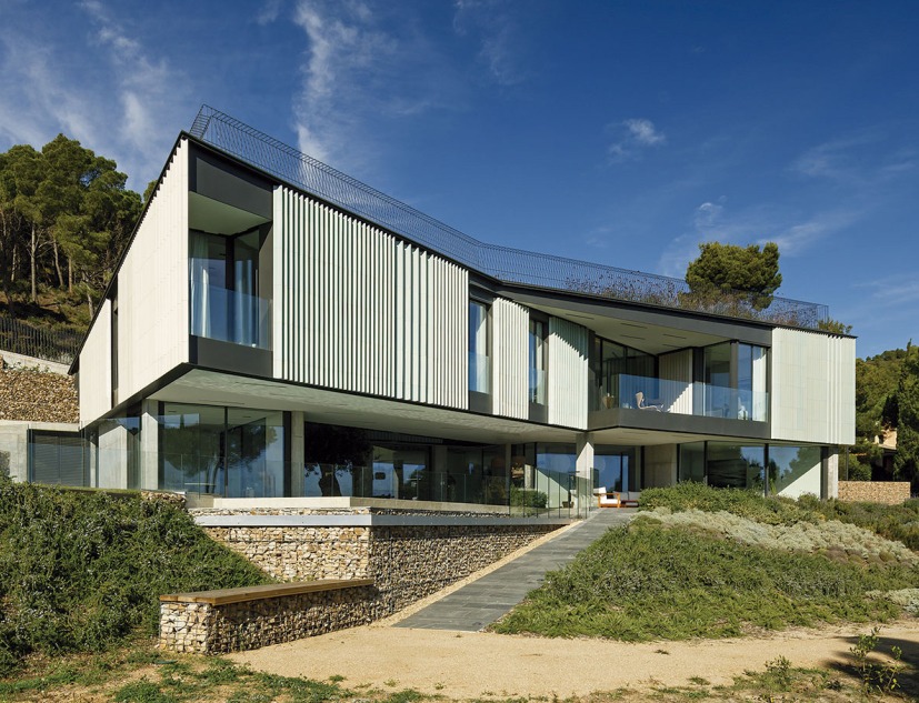 Happy House Begur by SALA FERUSIC Architects. Photograph by Marcela Grassi