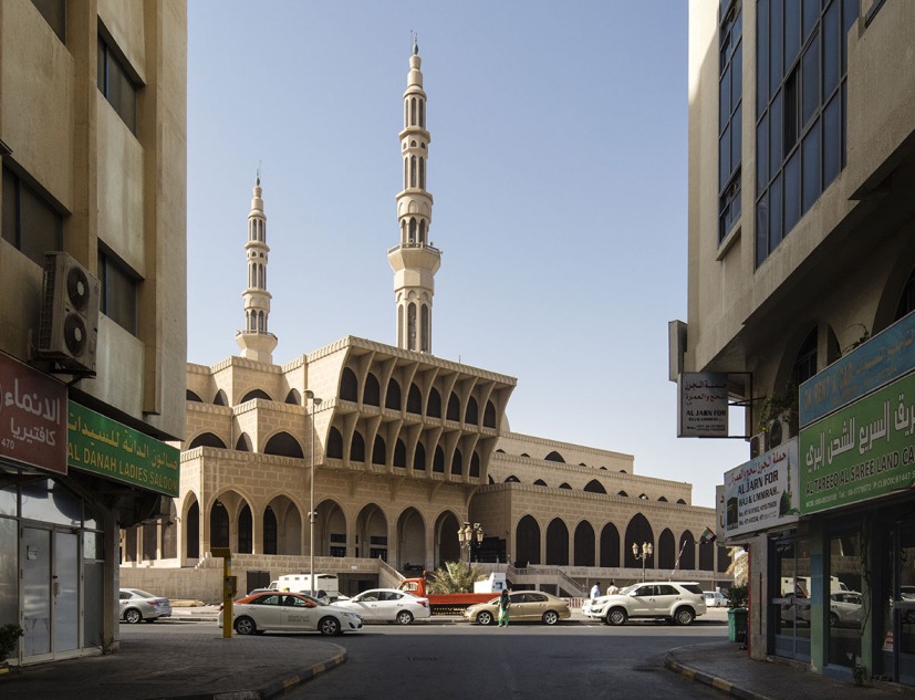Street view of King Faisal Mosque, King Abdul Aziz Street, Sharjah, Office of Technical & Architectural Engineering & Consultancy, 1987. Photograph by Ieva Saudargaite