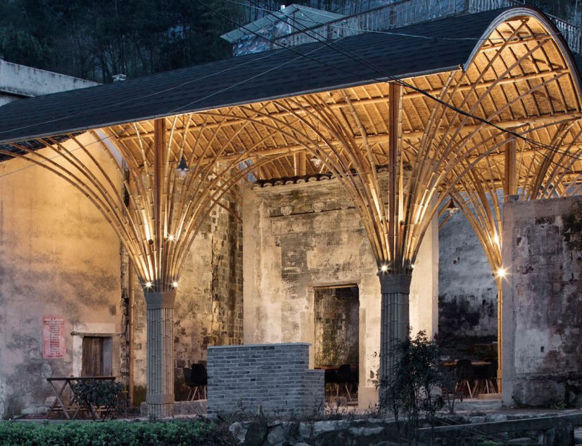 Night scene with bamboo grove. Village Lounge of Shangcun by SUP Atelier. Photograph by Xia Zhi