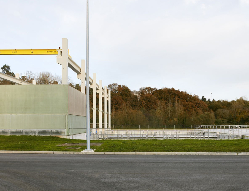 Water purification plant in Villapérez by Padilla-Nicás. Image © Mariela Apollonio