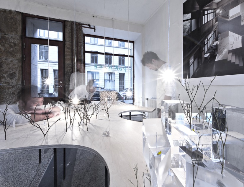 EXHIBITION TABLE (model 1:1). Image courtesy of © KATOxVictoria