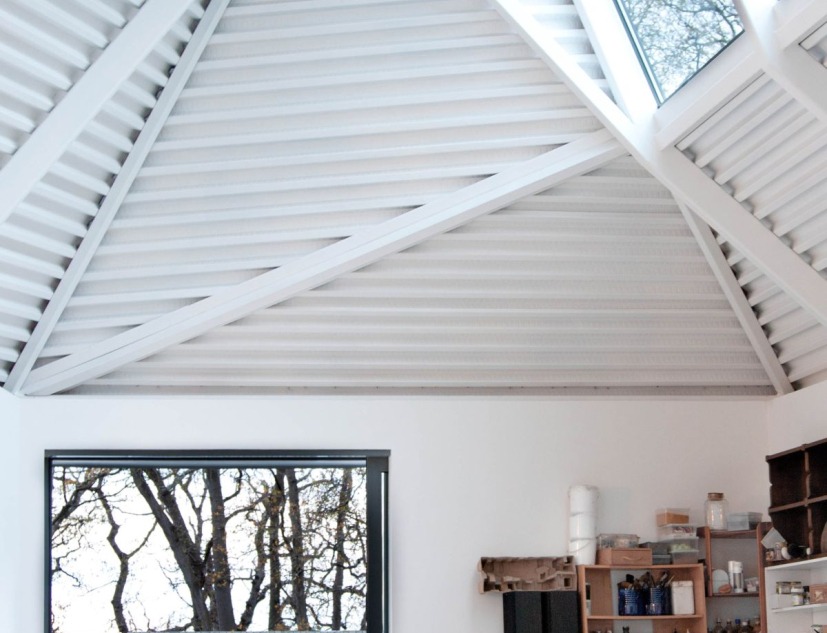 Interior view. Single family house and atelier for the artist Lara Rios. Courtesy of F451 Arquitectura