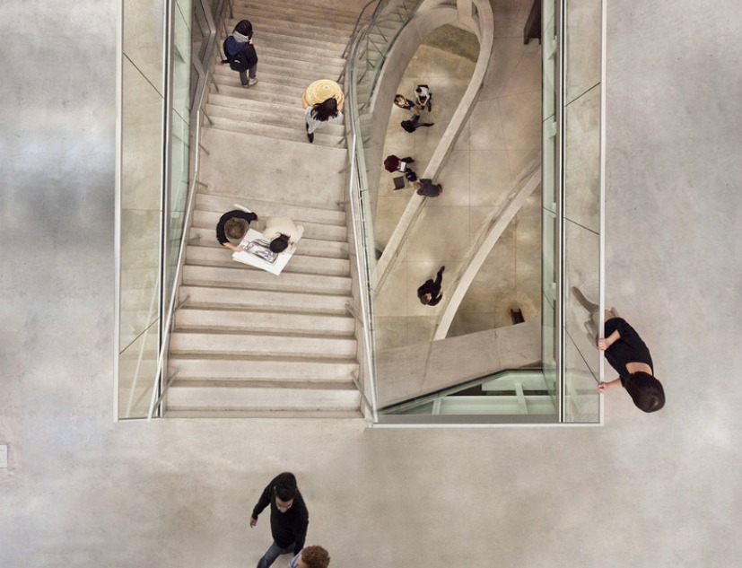 Detalles de hueco de escalera.Milstein Hall Studios. Cornell College of Architecture, Art and Planning. Fotografía © Brett Beyer.