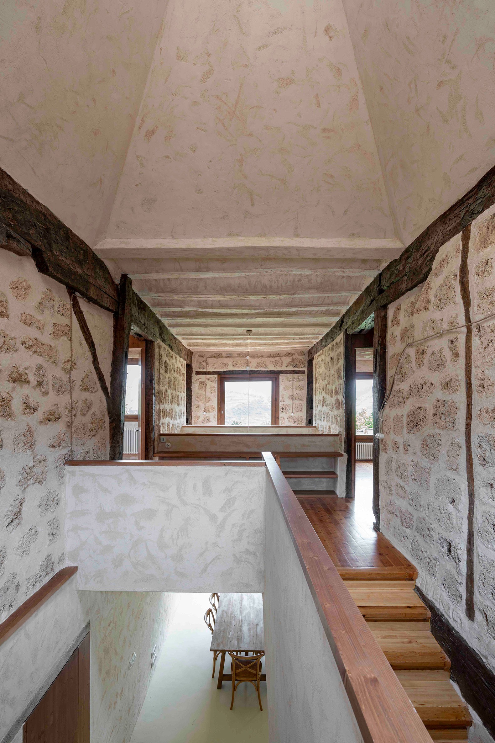 Casona en Nestares por Atelier Atlántico. Fotografía por Luis Asín Casona en Nestares por Atelier Atlántico. Fotografía por Luis Asín