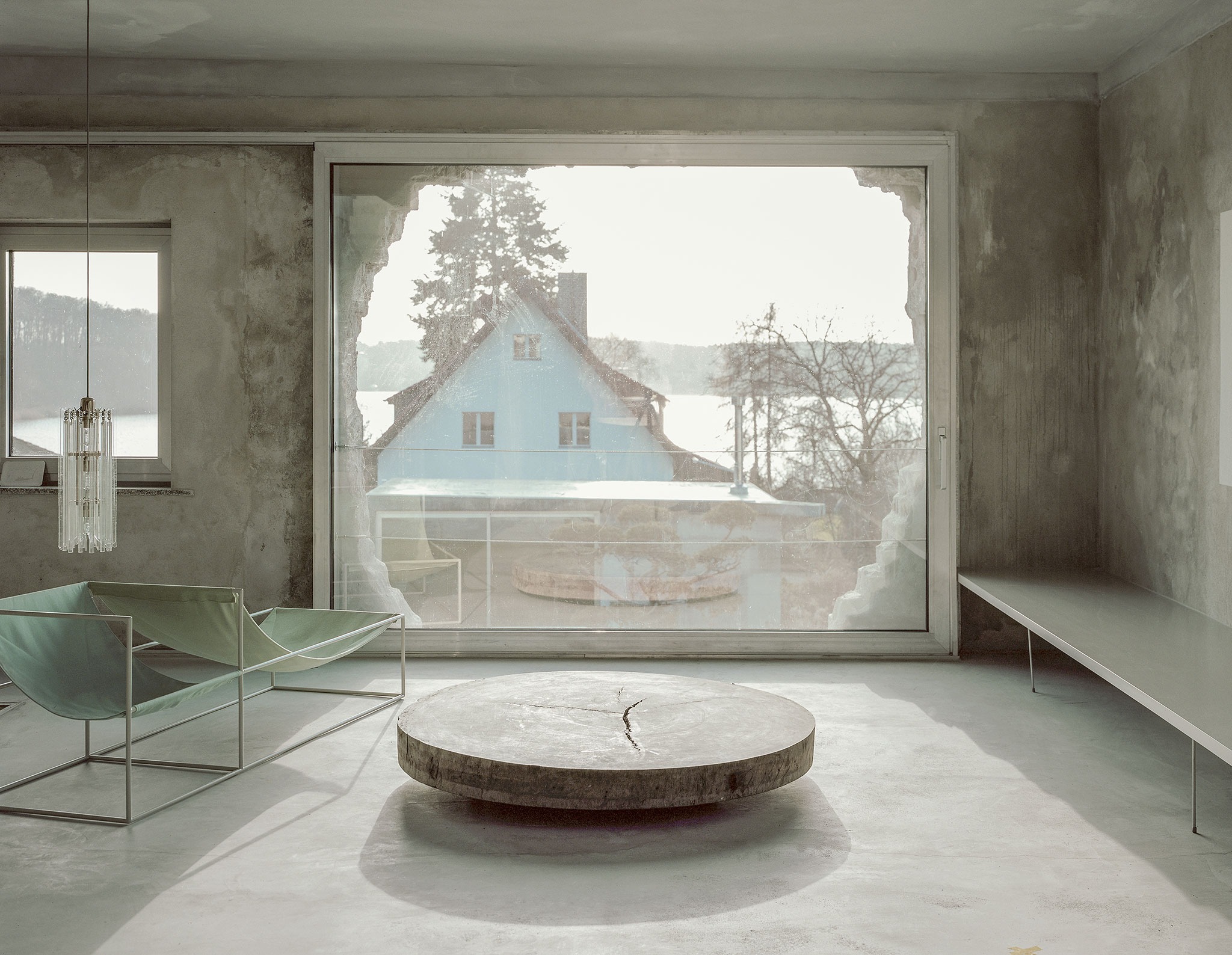 Antivilla por Brandlhuber + Emde, Burlon. Fotografía por Erica Overmeer.