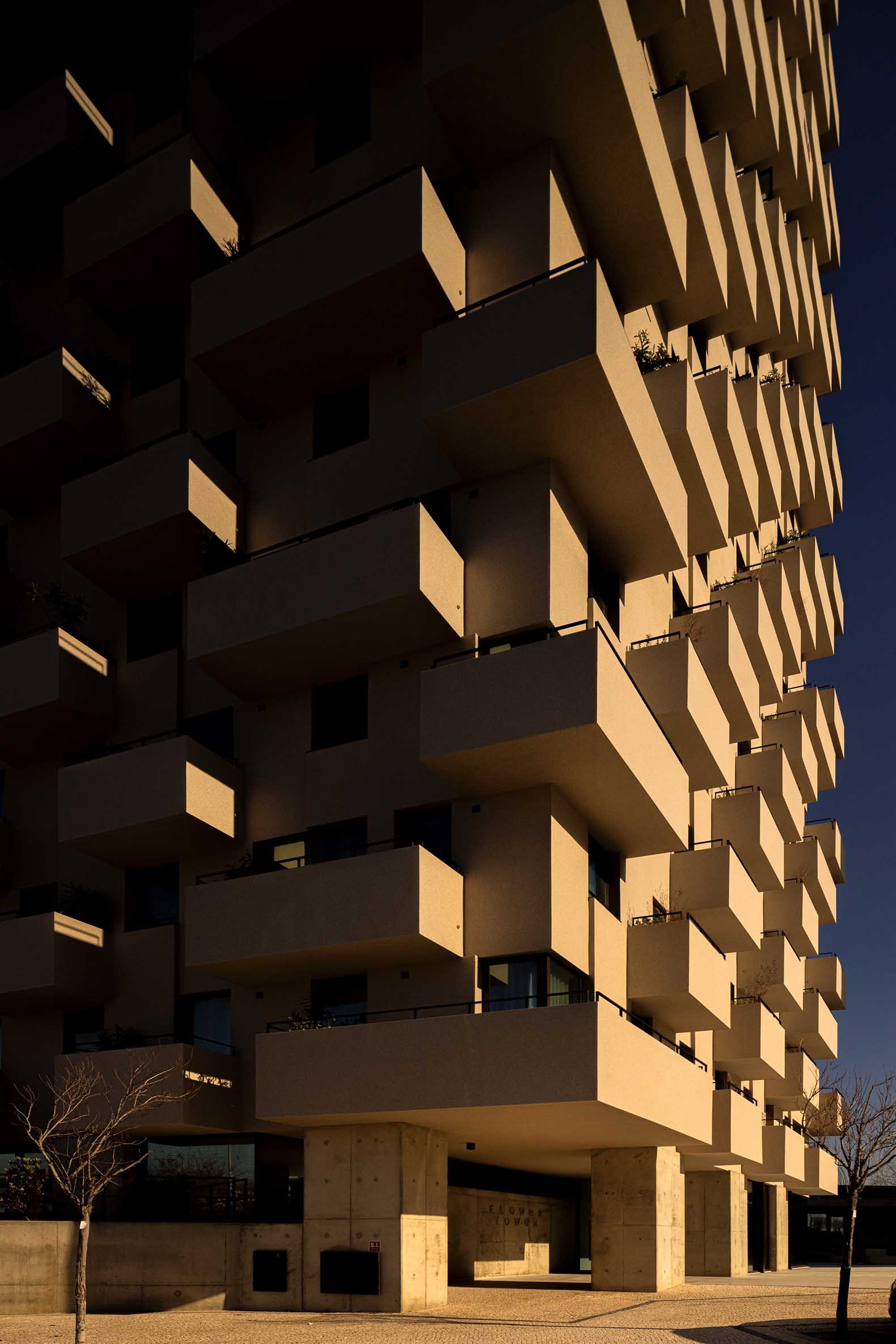 «Tower 15» por OODA. Fotografía por Fernando Guerra. «Tower 15» por OODA. Fotografía por Fernando Guerra.