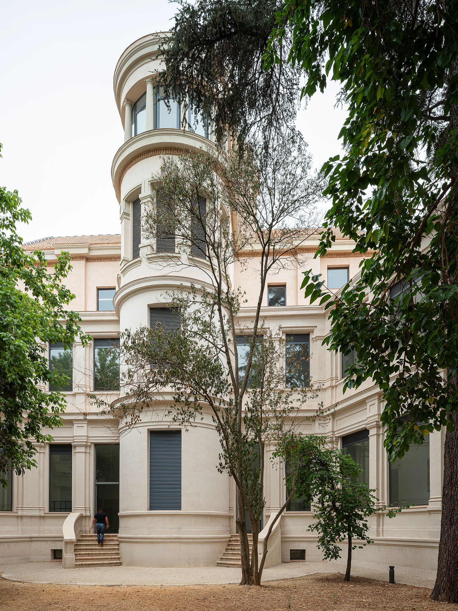 Rehabilitación del Instituto La Rábida por Francisco Marqués Vilaplana y Luis Rubio Marín. Fotografía por Fernando Alda. Rehabilitación del Instituto La Rábida por Francisco Marqués Vilaplana y Luis Rubio Marín. Fotografía por Fernando Alda.