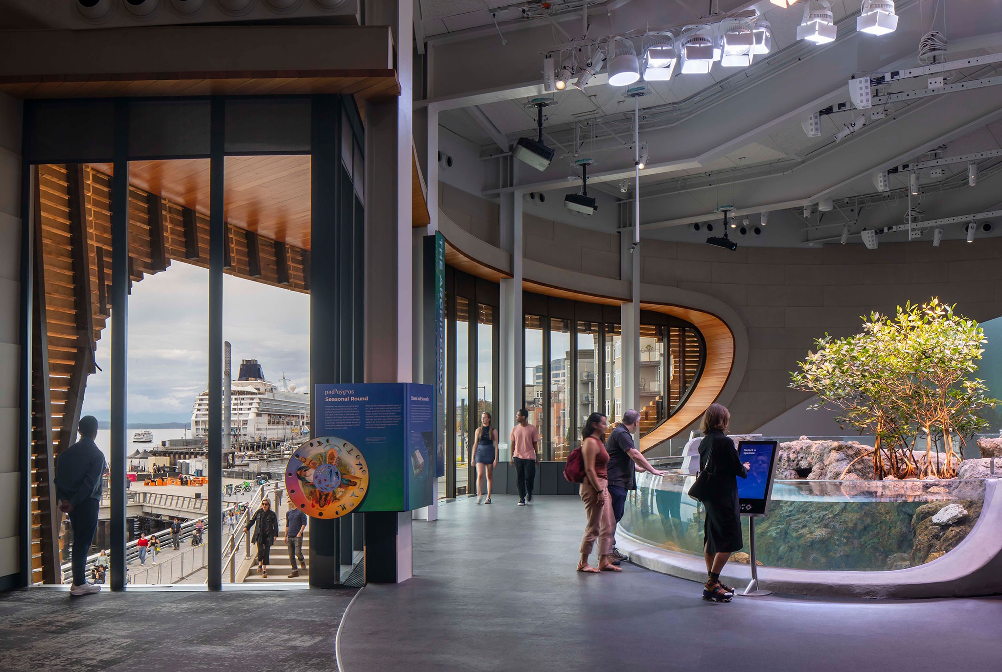 Pabellón Oceánico del Acuario de Seattle por LMN Architects. Fotografía por Lara Swimmer/Esto. Pabellón Oceánico del Acuario de Seattle por LMN Architects. Fotografía por Lara Swimmer/Esto.