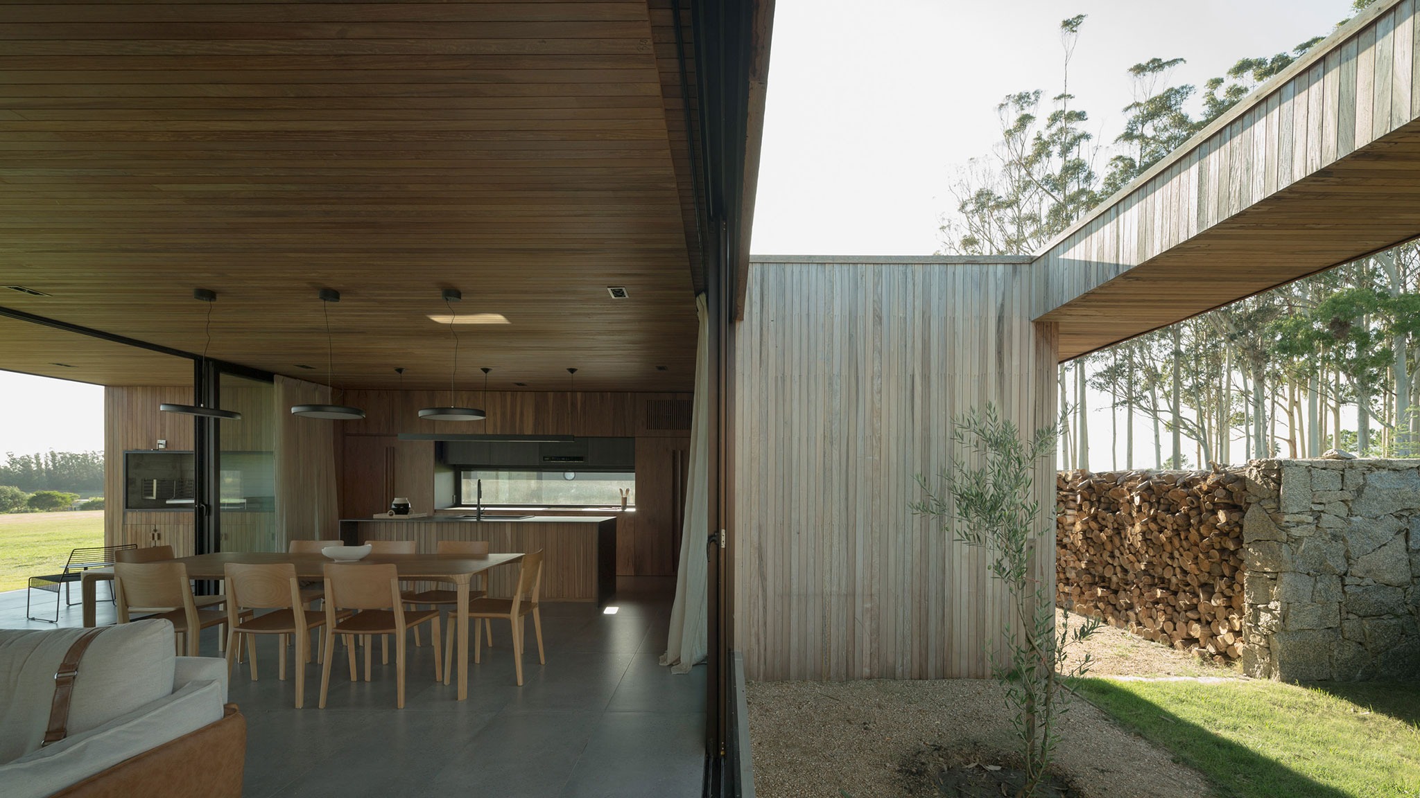 Casa PM por VDV Arquitectura. Fotografía por Federico Cairoli. Casa PM por VDV Arquitectura. Fotografía por Federico Cairoli.