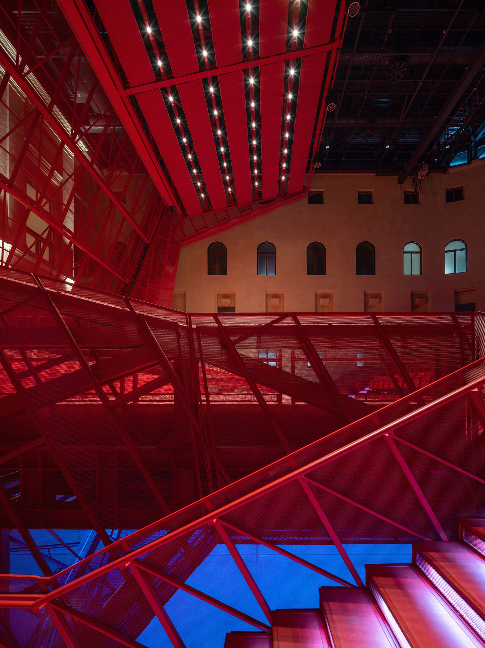 Sala de conciertos en el Balneario Imperial por Petr Hájek ARCHITEKTI. Fotografía por Petr Polák.