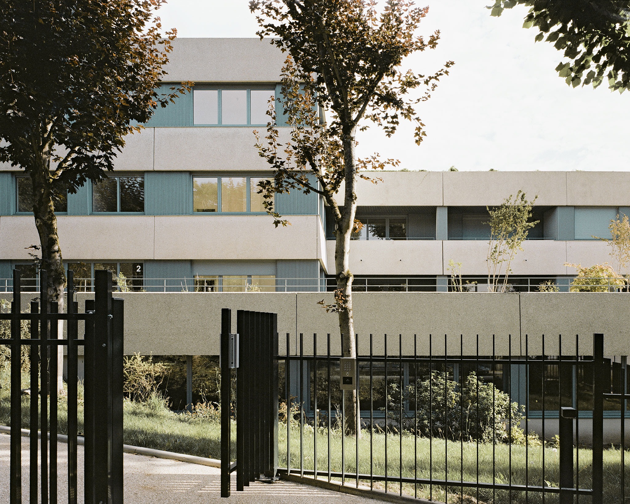 Jean Moulin por AZC architectes. Fotografía por Julien Hourcade. Jean Moulin por AZC architectes. Fotografía por Julien Hourcade.