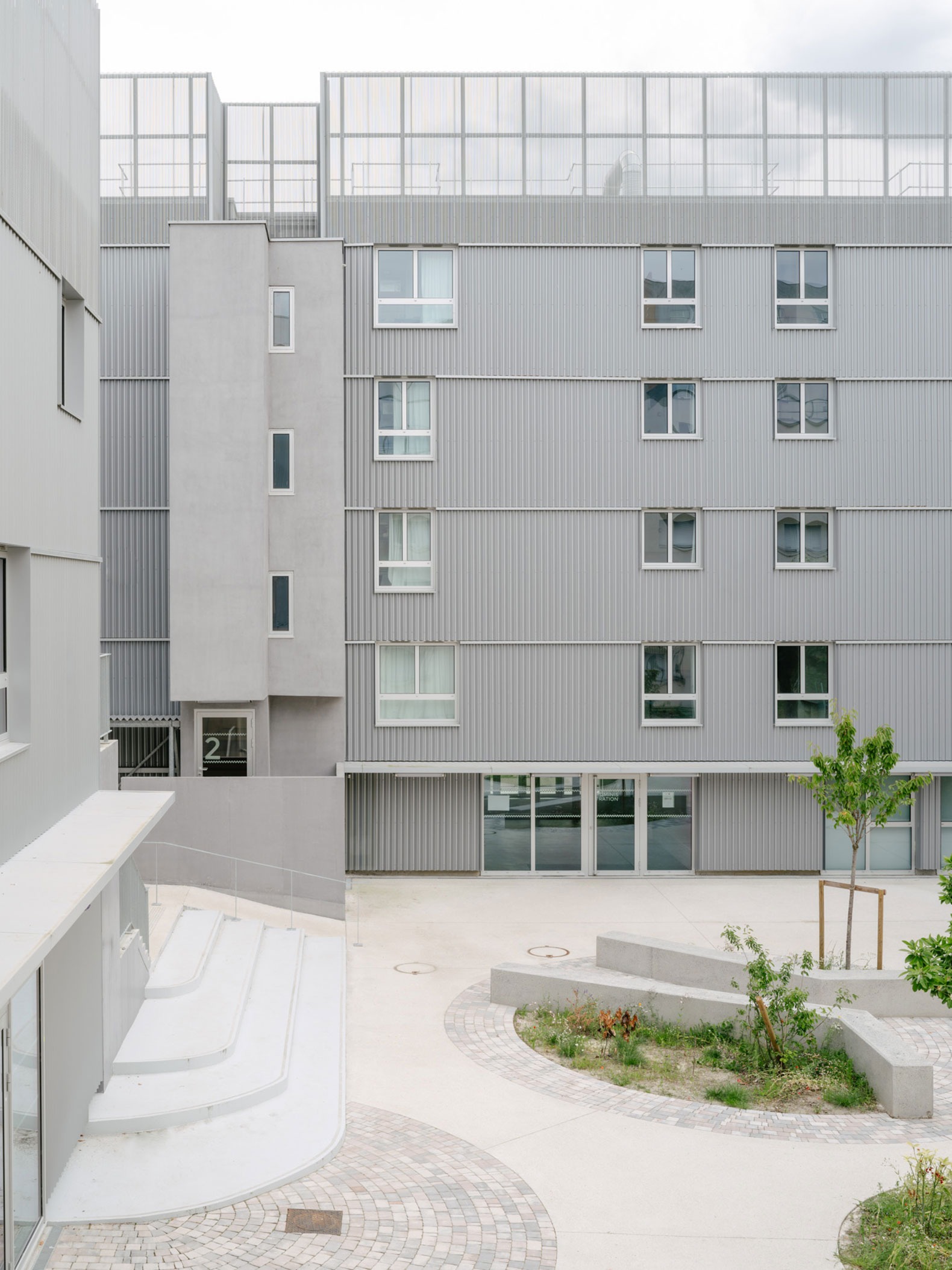 Residencia de estudiantes en Cergy por graal. Fotografía por Giaime Meloni. Residencia de estudiantes en Cergy por graal. Fotografía por Giaime Meloni.