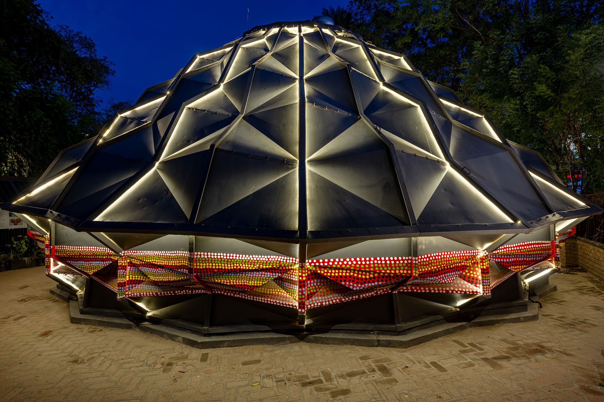 Darwin Bucky by andblack design studio. Photograph by Vinay Panjwani. Darwin Bucky by andblack design studio. Photograph by Vinay Panjwani.