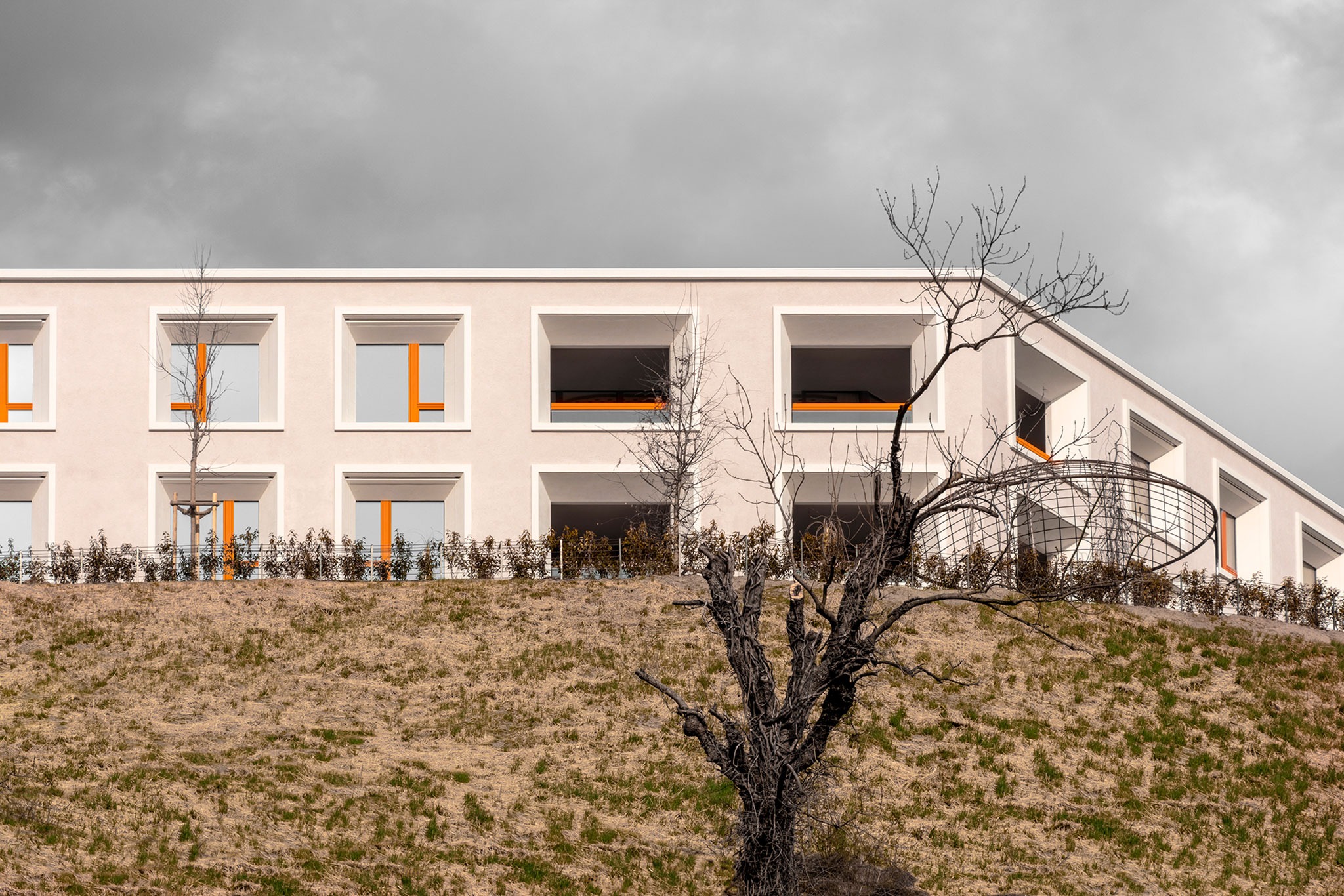 Residencia de ancianos Santa Bárbara por Pedevilla Architects. Fotografía por Gustav Willeit.