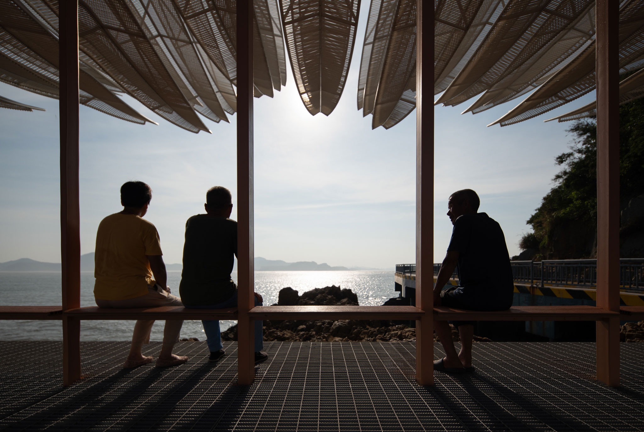 The Seaside Pavilion by GN Architects. Photograph by Liang Wenjun. The Seaside Pavilion by GN Architects. Photograph by Liang Wenjun.